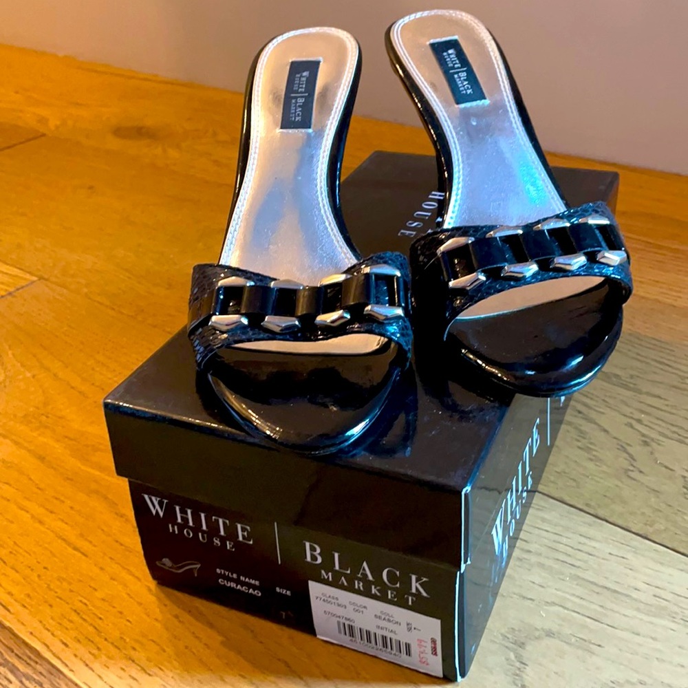 White House Black Market open toe slip on Sandals size 7
